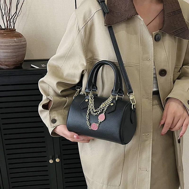 

Elegant 2025 Top Handle Bag for Women, Versatile Shoulder & Crossbody Purse, Sophisticated Designer​ Bag for Work & Events