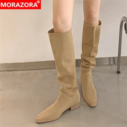 MORAZORA 2024 nuovi stivali da donna in pelle scamosciata Slip On stivali alti al ginocchio pieghettati donna tacco basso quadrato autunno inverno stivali scarpe