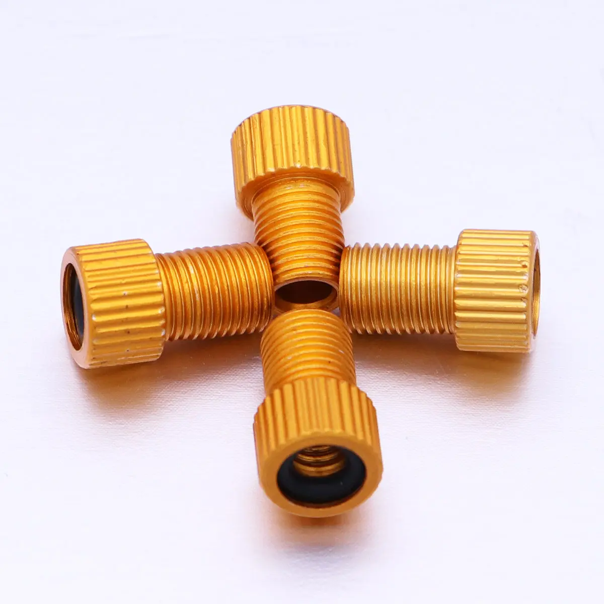 

Набор из 4 адаптеров для велосипедных насосов: преобразователь клапанов из алюминиевого сплава для шоссейных велосипедов, насосов и воздушных компрессоров