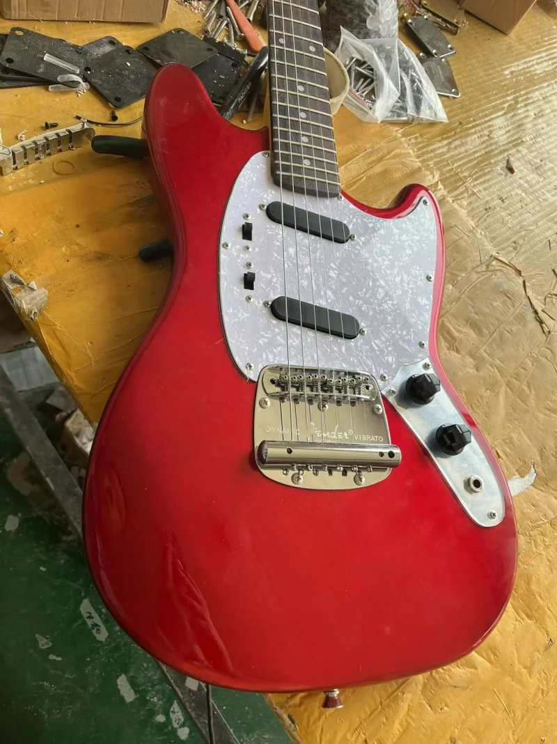 

Metallic red 6-string electric guitar，Rosewood fingerboard，610 scale，Professional team production，Feel comfortable，Free delivery