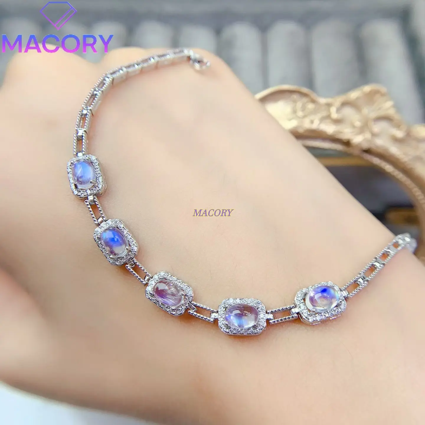 

Natural Moonstone Bracelet for Women, Sterling Silver, Fashionable New Jewelry, Suitable for Valentine's Day and Other Holidays