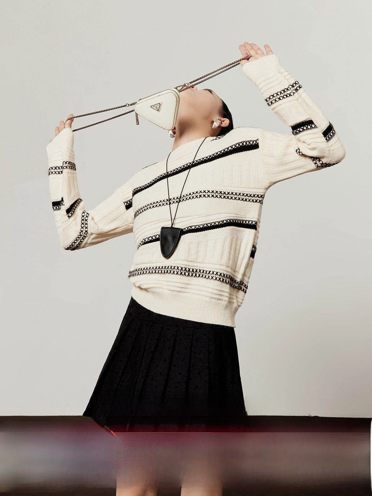 

Women's Cry Beige Casual Loose Fit round Ne Striped Sweater Autumn 2025 New Sle Versatile Comfortable Knitted Top