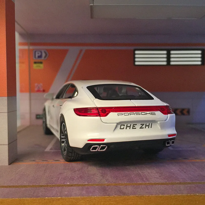1:32 Simulación Porsche Panamera Puertas de modelo de coche de aleación y tapa de motor, maletero puede abrir detalles ricos, mano de obra fina