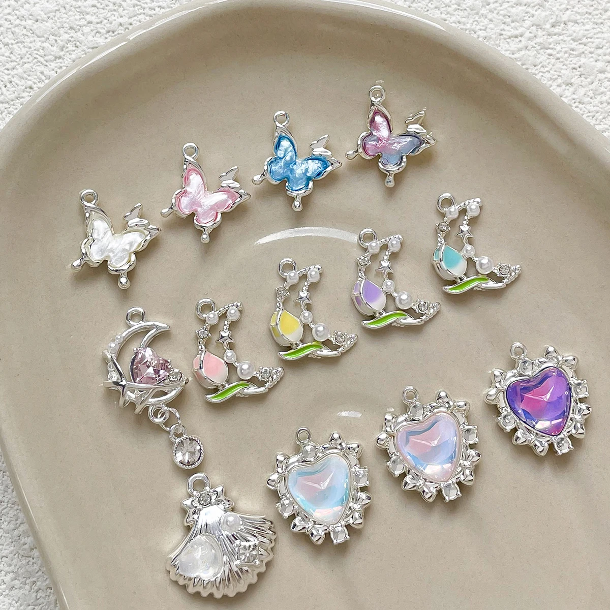 6szt Alloy Butterfly Tulip Moon Pendant Diy Handmade Bracelet Necklace Beaded Mobile Phone Chain Accessories Material Charms — zdjęcie 3