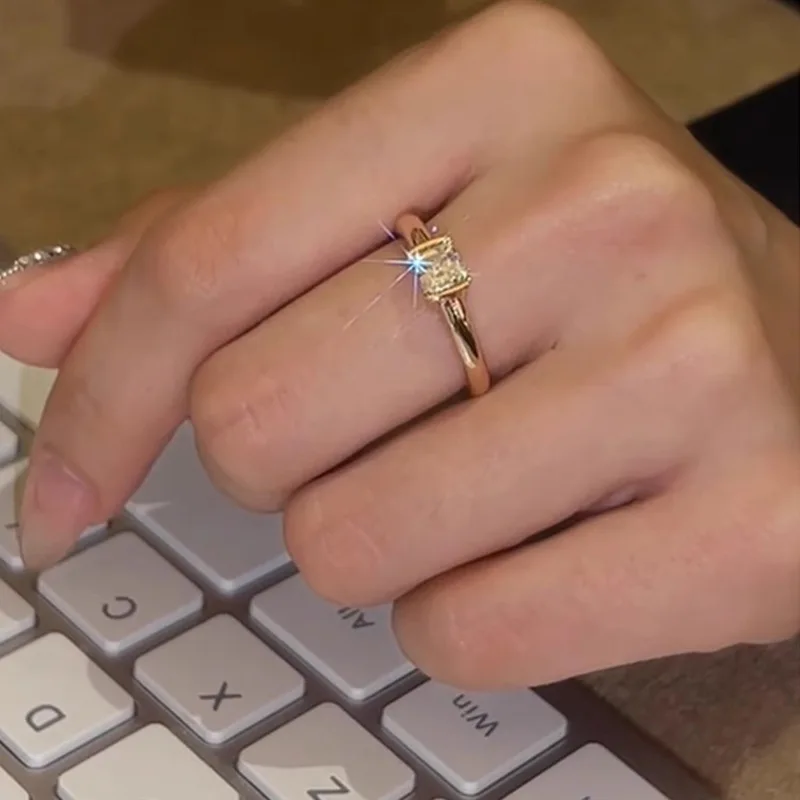 

Сверкающее маленькое квадратное кольцо с бриллиантами s925, чистое серебро, светлое, роскошное, модный дизайн ручной работы, открытое кольцо