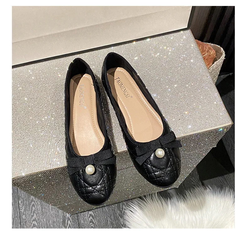 أحذية للنساء، أحذية مسطحة عصرية، أحذية كاجوال بمقدمة مستديرة من اللؤلؤ، أحذية بدون كعب من الجلد