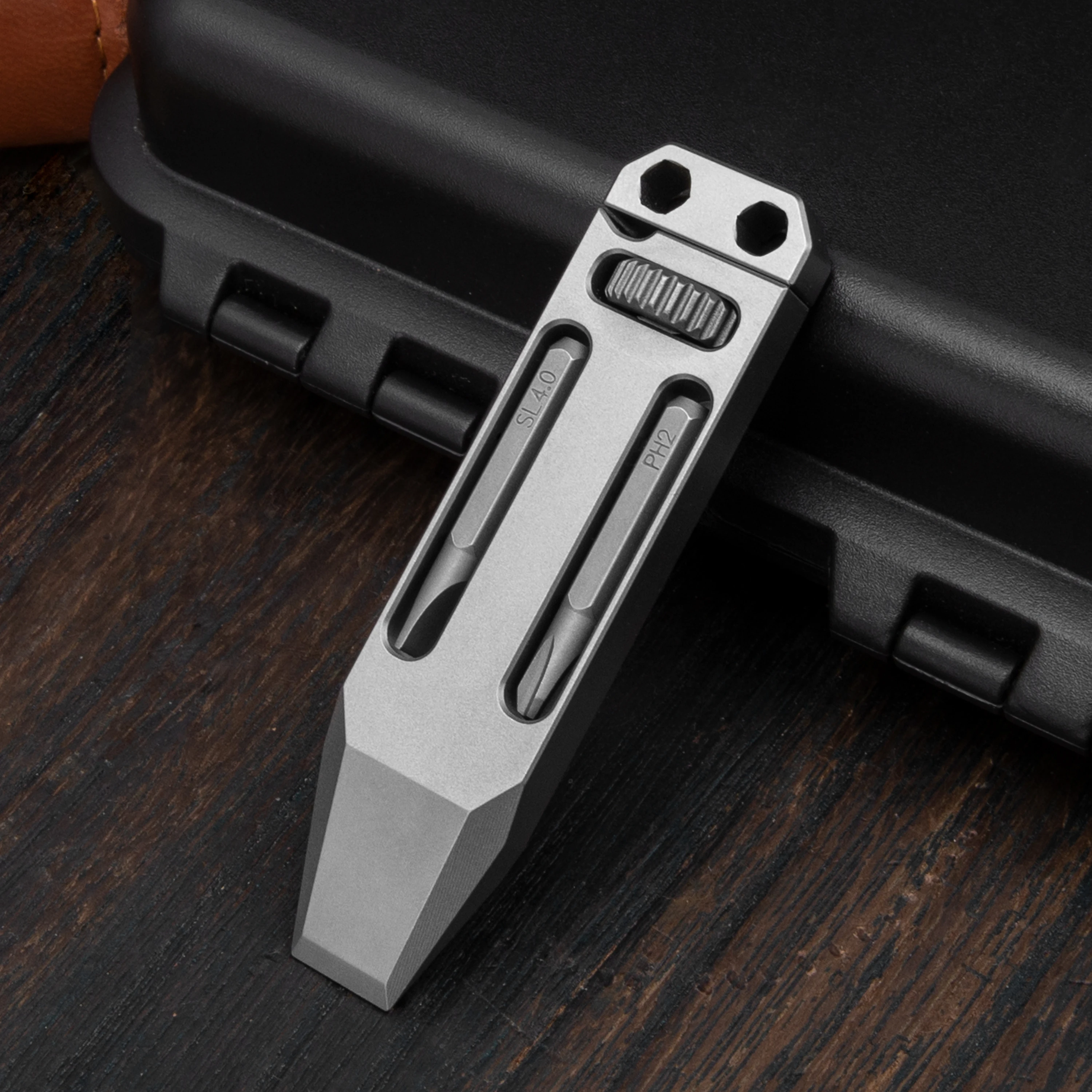 Titanium Bottle Opener Keychain Accessory Small Adjustable Wrench Multifunctional Tool, Suitable for Outdoor Camping Equipment