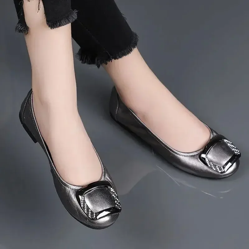 Lage Hak Elegante Schoenen Voor Dames Laatste Vrouw Flats Mocassins Populaire Slip Op Hoge Kwaliteit Mode Snelle Levering Zomer 2024 Een