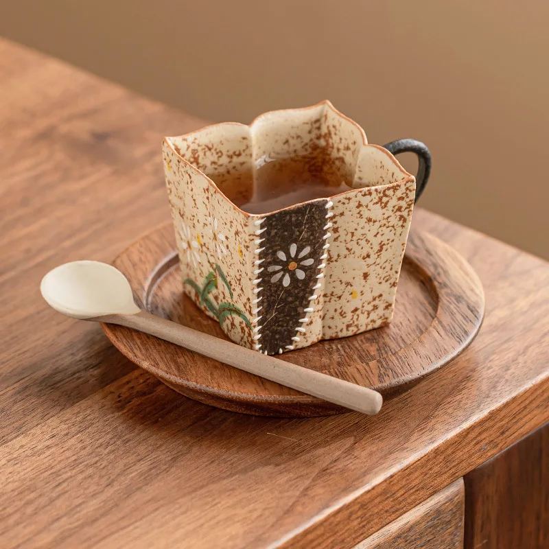 Blue White Underglaze Red Porcelain Tea Cup Gold Painted Daisy Square Lotus Shape Single Drinking Cup For Personal Use