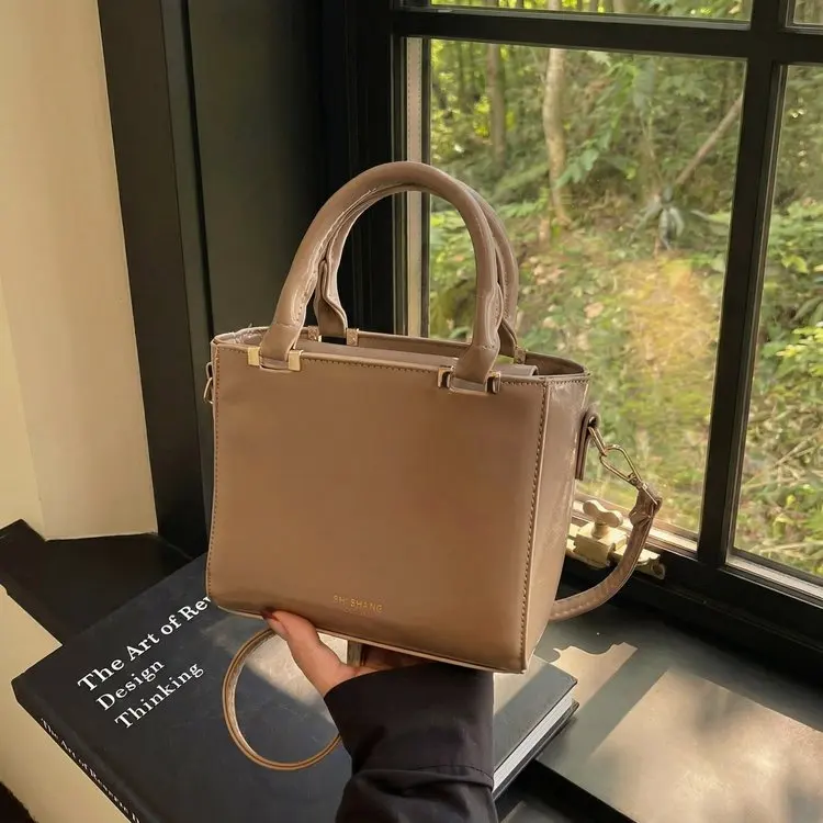 

2026 New Women Messenger Bag Light Luxury Fashion Commute Shoulder Crossbody Top Handle Bag