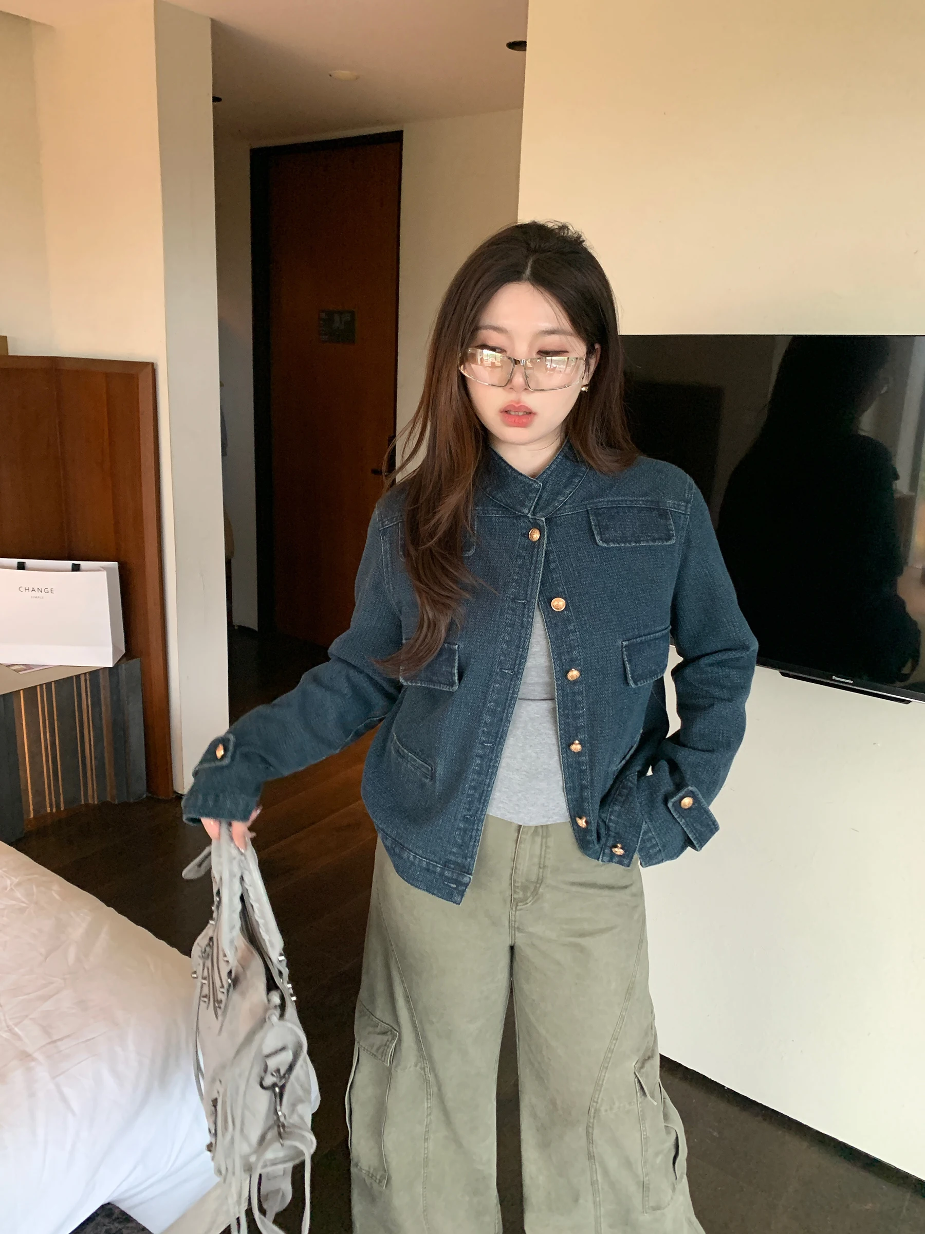 

Джинсовая куртка M5T6 больших размеров с воротником-стойкой, длинными рукавами, повседневная, женская верхняя одежда с золотыми пуговицами, хлопок/полиэстер