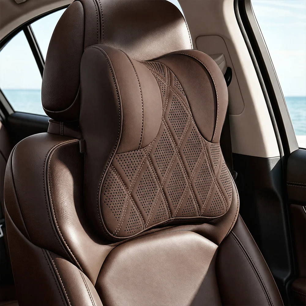 Autokopfstütze, atmungsaktives, perforiertes PU-Leder-Nackenkissen, ergonomisches, umschließendes Design zum Schutz des Nackens, weiches und bequemes Autositzkissen, geeignet für das tägliche Fahren und Reisen in Limousinen und SUVs. – Detail 7