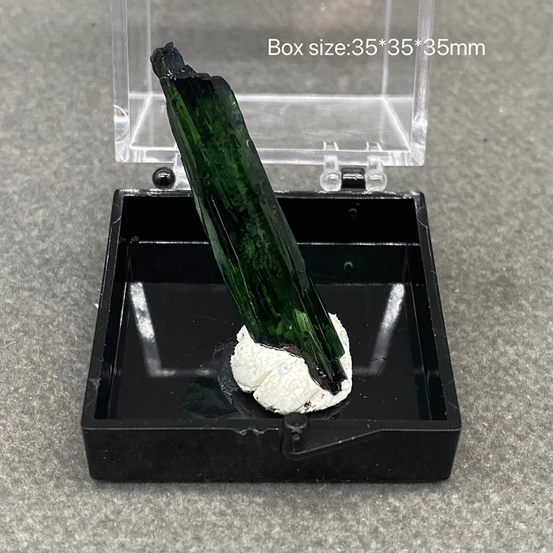 

100% Natural vivianite Mineral Specimens Stones and Crystals Healing, Crystal beads+Box size:35*35*35mm