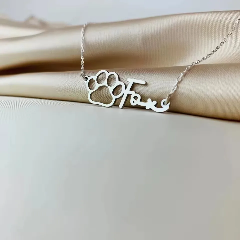 Sipuris Collana con nome zampa personalizzata Collana commemorativa per animali domestici personalizzata in acciaio inossidabile Collana con zampa di cane Regali di gioielli per gli amanti degli animali domestici