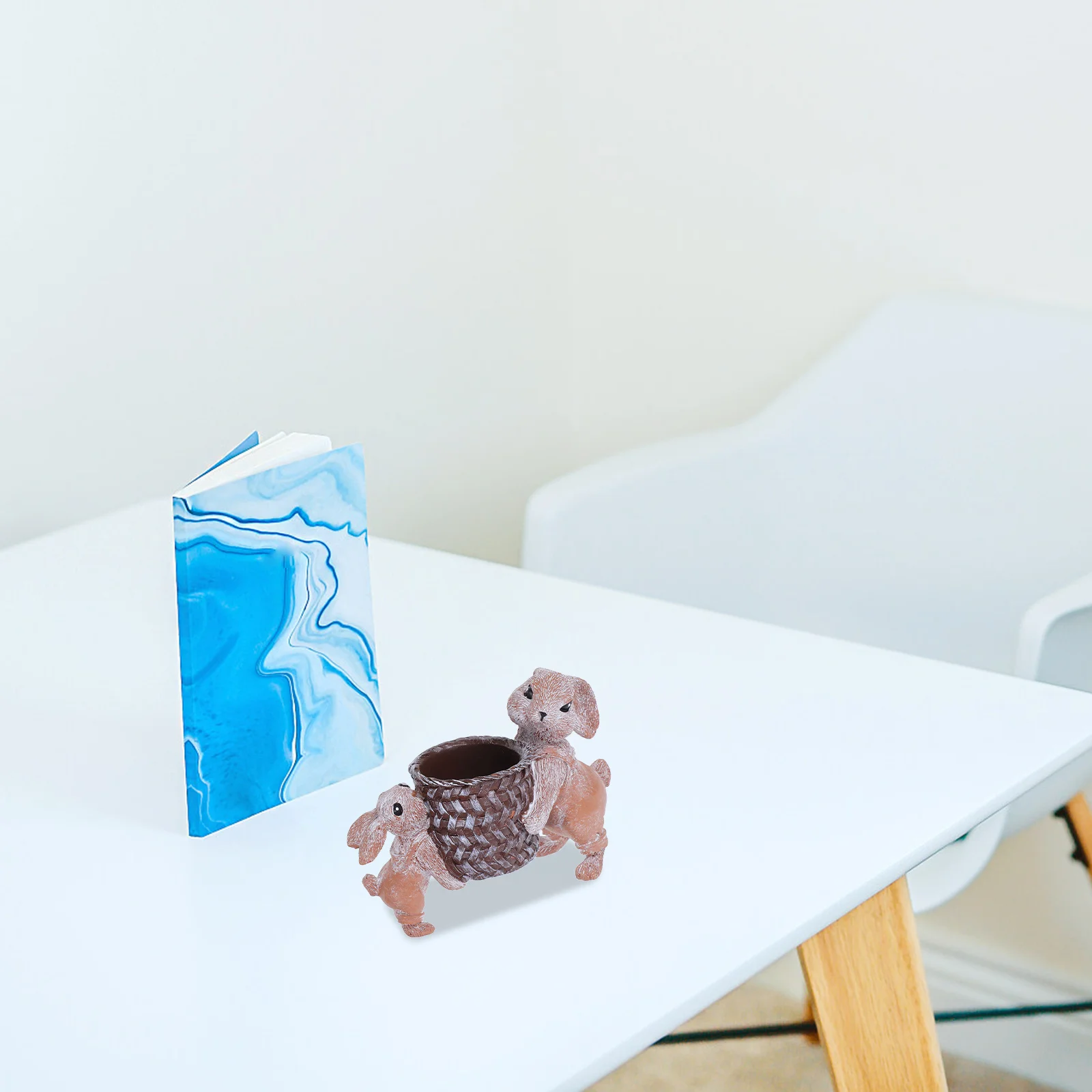 

Easter Bunny Figurine Desktop Animal Pencil Holder for Cute Organizer Decoration