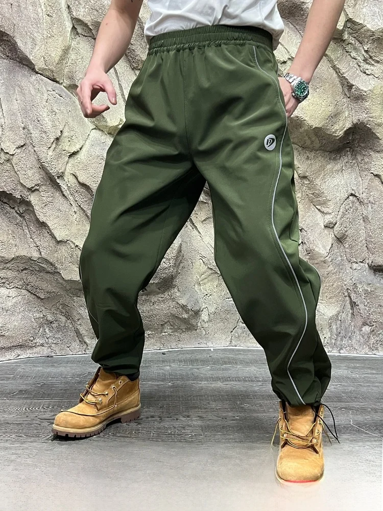 

3D Reflective Design Outdoor Soft ell Pants Men's Loose Fit Striped Velvet Autumn Winter Hiking Windproof Straight Leg Pants