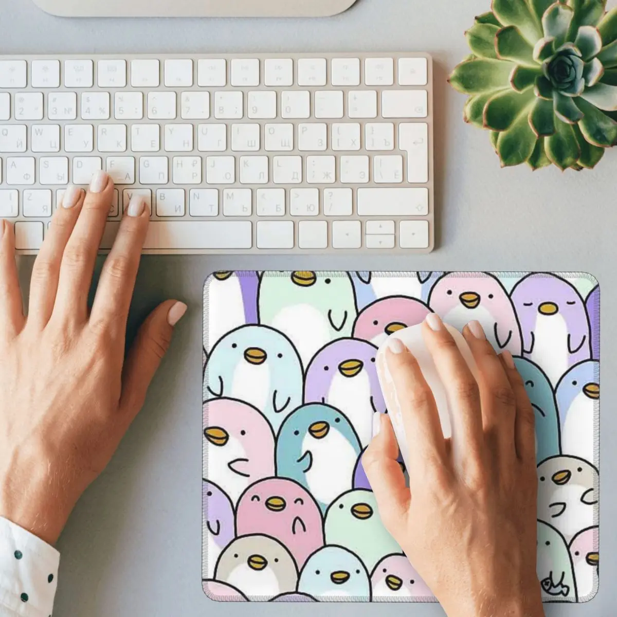 Pinguim Snuggles Mouse Pad Teclado de computador Tapete de mouse para jogos Tapete de mesa para laptop Tapetes de mesa de escritório