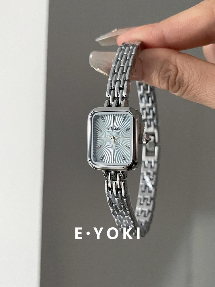 

Elegant Women'S Watch, Summer Pearl Chain, Light Luxury Casual Quartz Watch For Women, A Gift For Ladies, Trendy Women'S Watch.