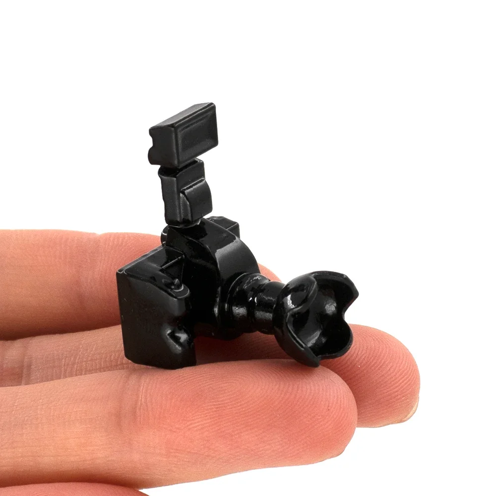 

1Pcs 1/12 Doll House Miniature Metal SLR Camera Simulation Model Toys for Mini Decoration Dollhouse Accessories