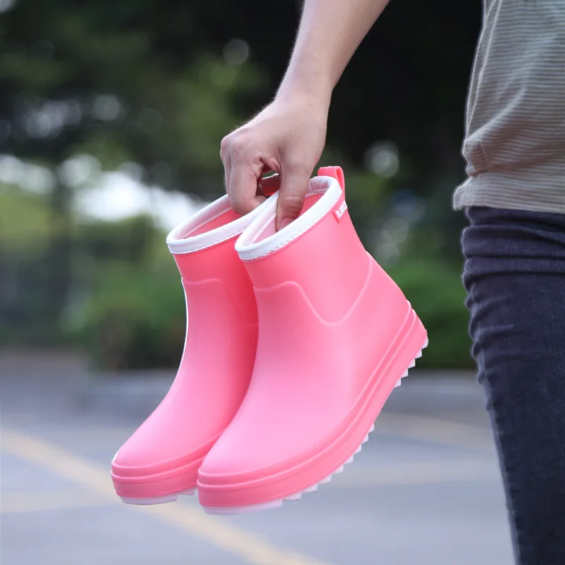 Women\'s Adult Fashion New Rain Boots Short Tube Waterproof Non-slip Rain Boots Warm Plus Cotton Work Rain Boots Size 36-40