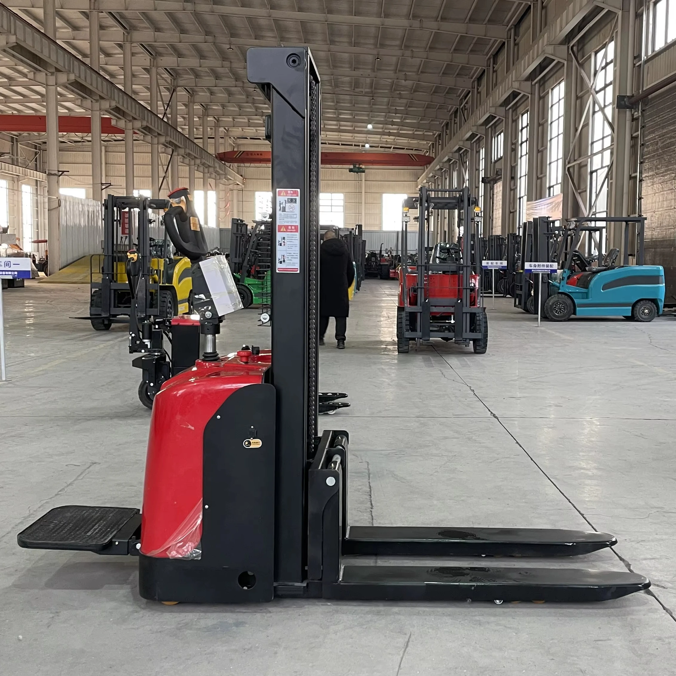 YG Customized 2 Ton Full-Electric Self-Loading Stacker New Style 3-6m Height Ladder Truck-Mounted Warehouse Forklift Lead-Acid B
