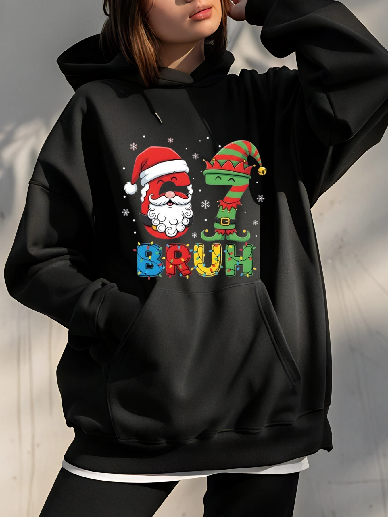 

Рождественская толстовка с принтом Санта-Клауса и эльфа Bruh и деталями снежинки для повседневной носки