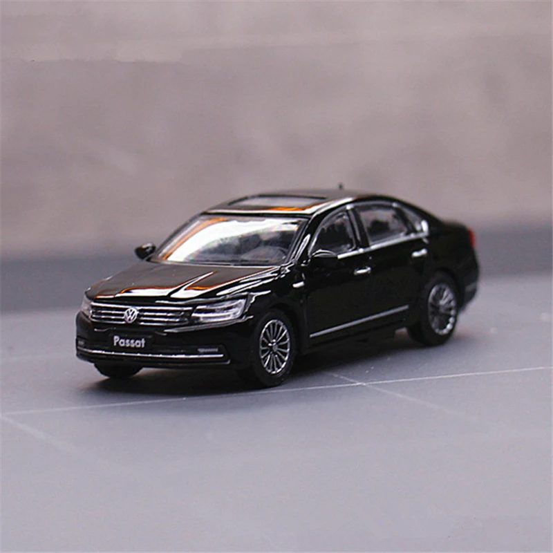 1/64 VW Passat 2019 Alloy Car Model Diecasts Metal Car Vehicles Model Simulation Miniature Scale Collection Childrens Toys Gifts