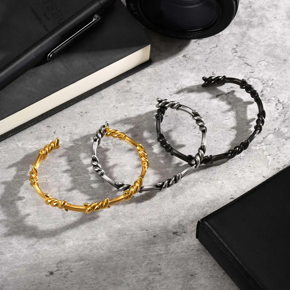 アクセサリー Rusty Thought FOLDS BANGLE LONG Fashion Vintage Twisted Knotted Opening Bracelet, Stainless Steel