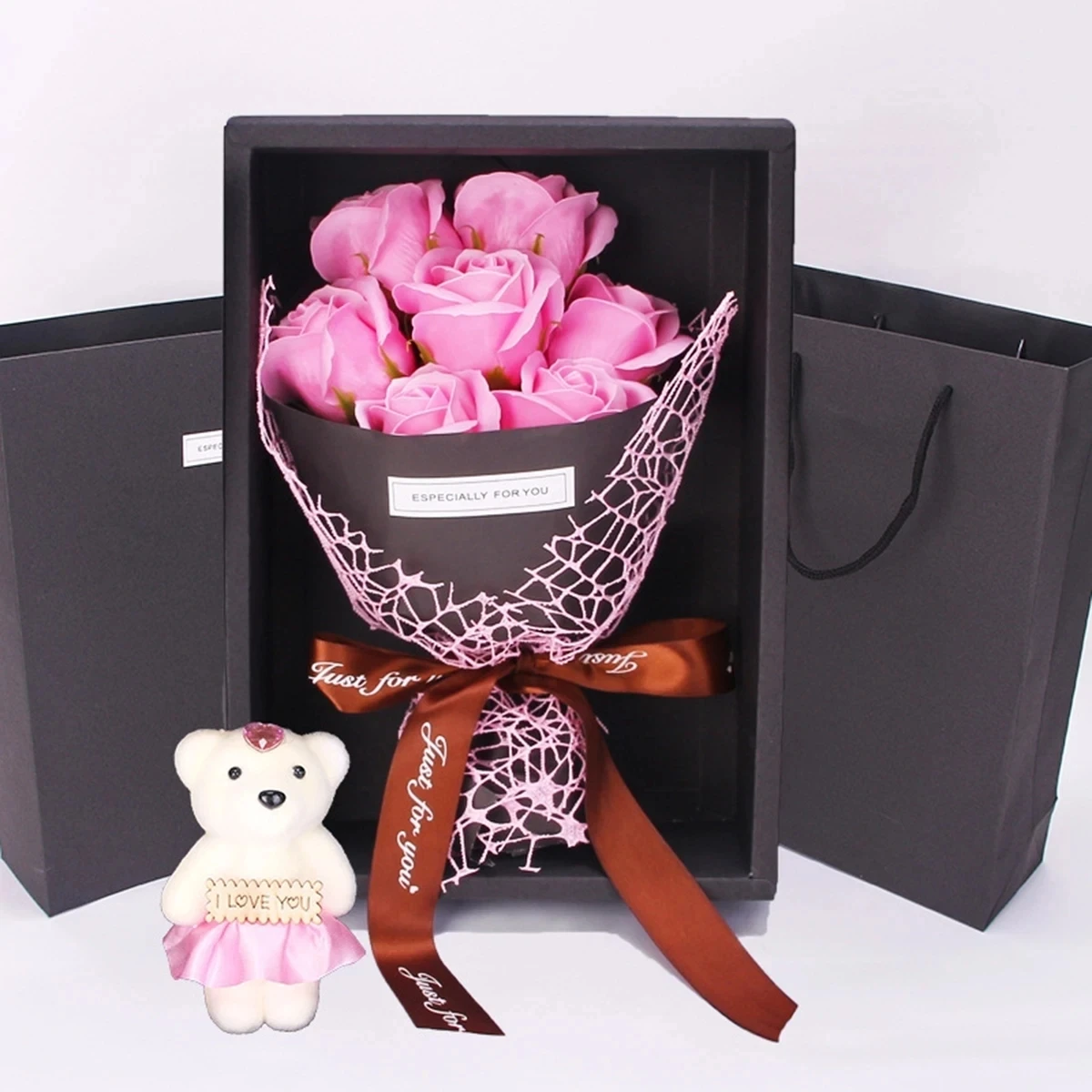 1 Stück handgemachter 7 Rosen-Seifenstrauß, kleiner Bär, Geschenkbox, kreativer Valentinstag, Muttertag, Geburtstag, Party, Rosenblüten-Geschenke