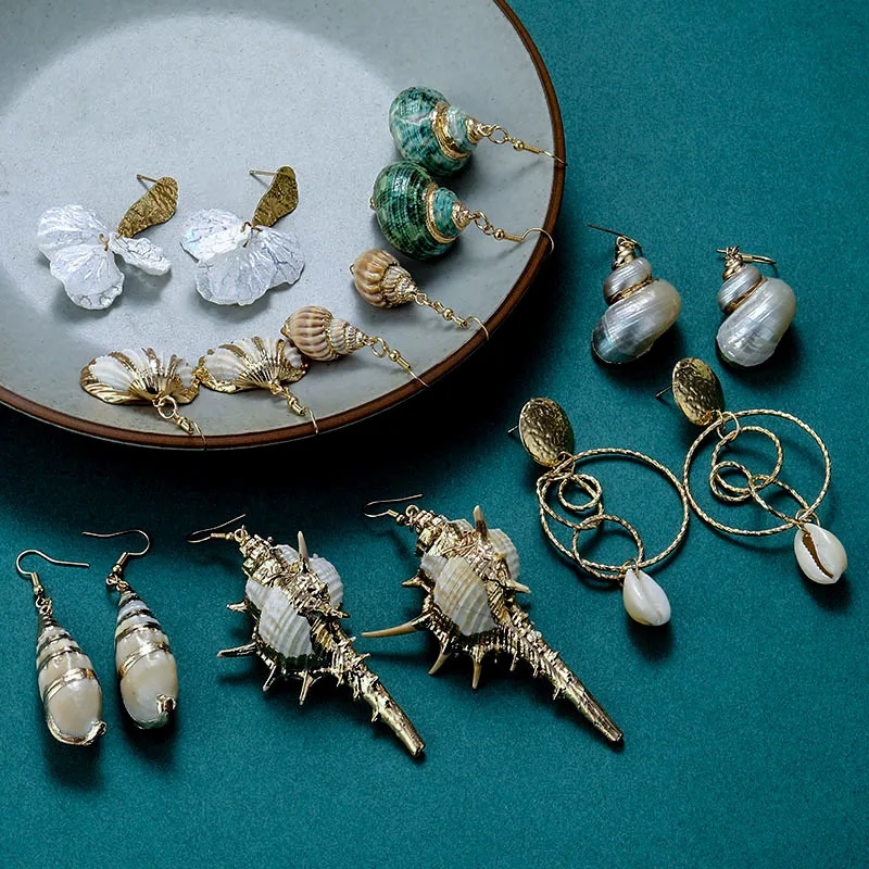 Colorful Sea Scallop Drop Earrings Bohemian Shell Earrings for Women Trendy Beach Hook Eardrops Earrings Summer Jewerly Gifts