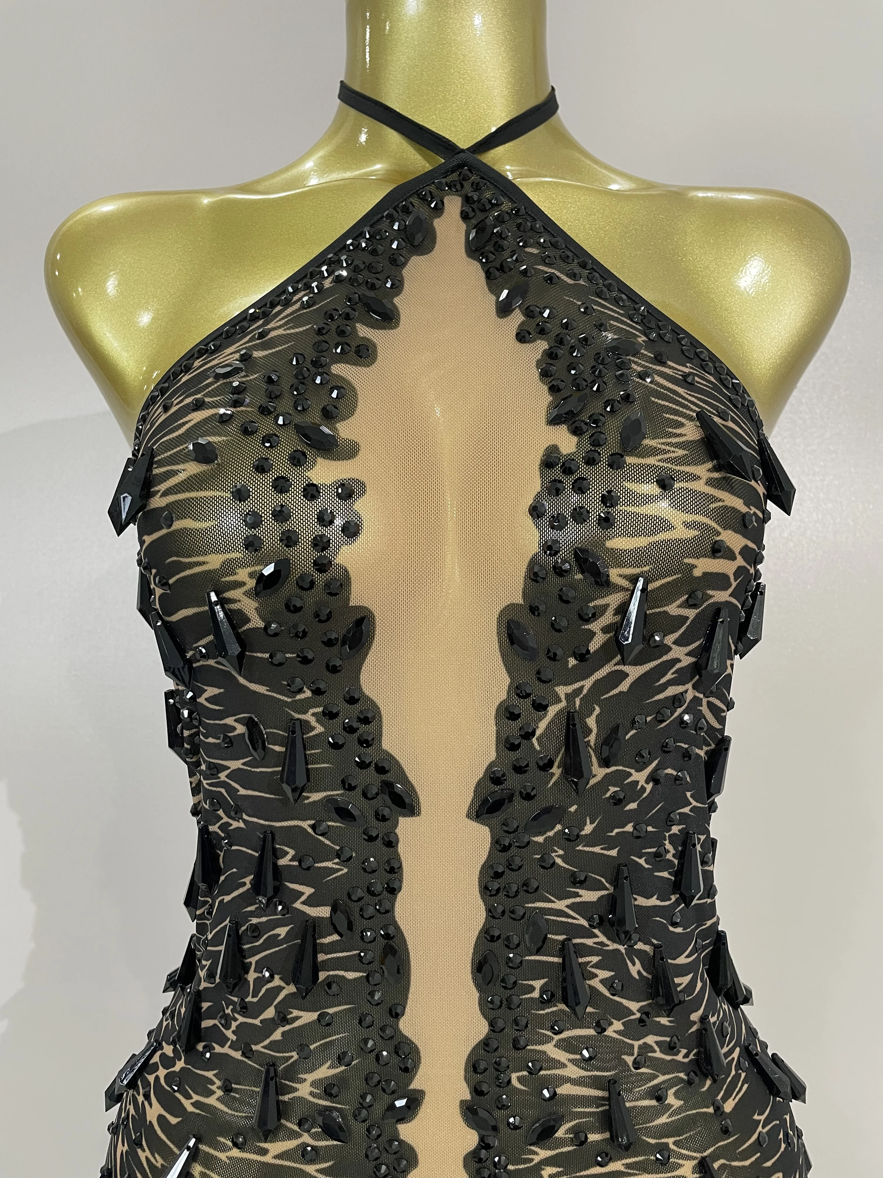 2025, luxuriöses, glitzerndes Diamanten-Sexy-Mesh-transparentes, rückenfreies Minikleid für Damen, Abend, Abschlussball, Geburtstag, Party, Nachtclub, Bar, Bühnenkostüme