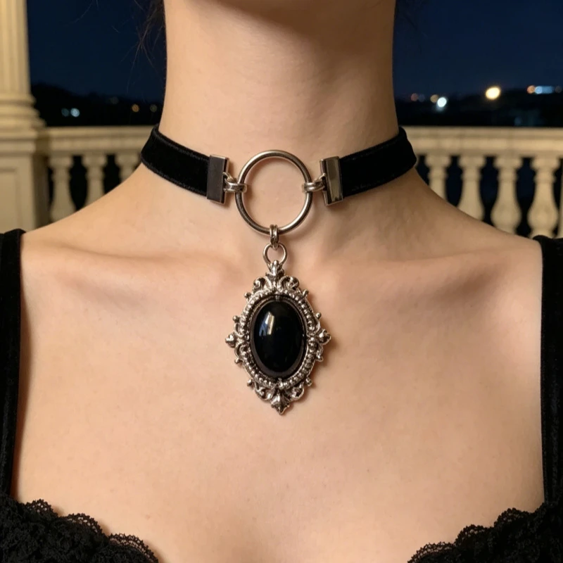 Gothic Black Necklace Retro Oval Black Synthetic Zircon Pendant Necklace O-ring Velvet Collar Necklace Women's Dark Jewelry Gift