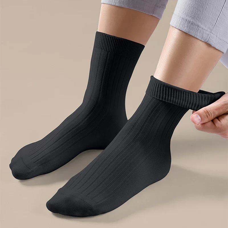 Calcetines de algodón peinado 98% para hombre, medias de tubo medio, color negro, azul y blanco, suaves y transpirables, estilo informal de negocios