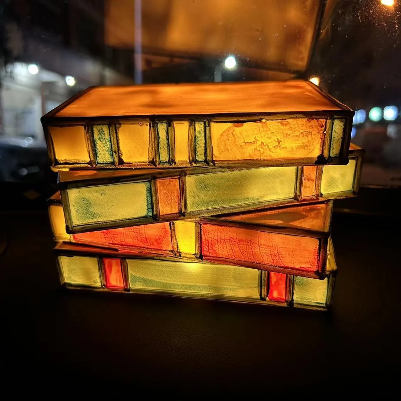 

Stained Glass Stacked Books Lamp Resin Handicraft Table Lamp 3D Puzzle Reading Lighting Vintage Table Lamp for Kids