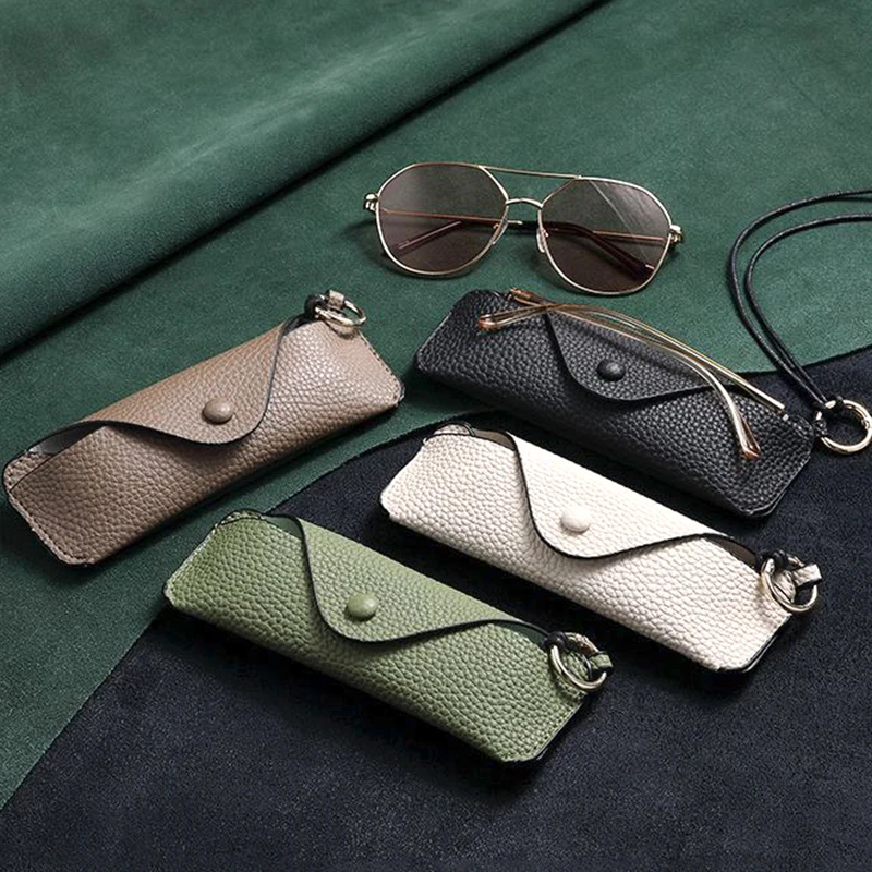 Custom Initials PU หนังแว่นตากระเป๋าพร้อมสายคล้องคอ Luxury Travel Portale แว่นตากันแดดกระเป๋าแฟชั่นกล่องแว่นตา