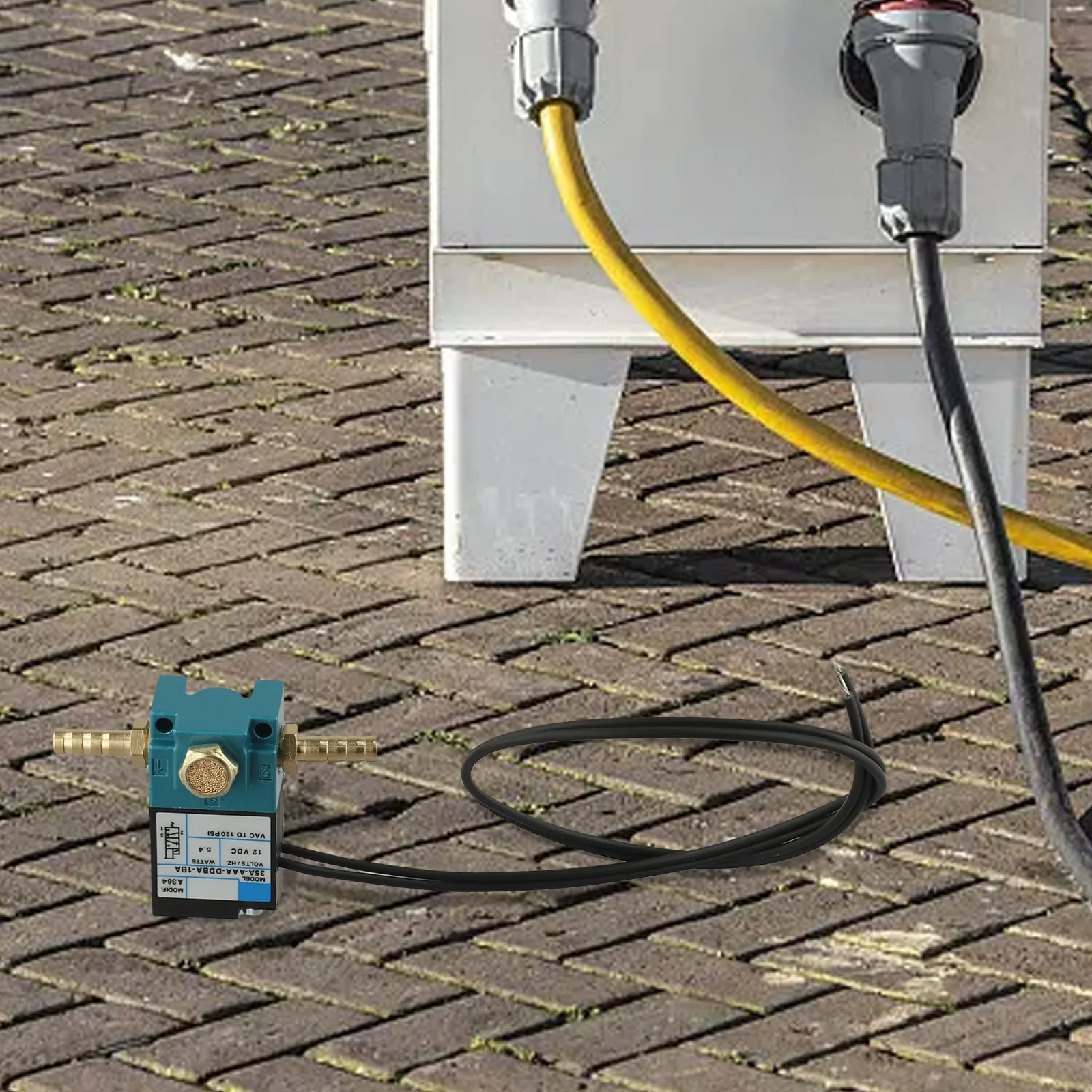 

Электронный электромагнитный клапан управления наддувом, 3-портовая конструкция для надежного управления давлением в двигателях с турбонаддувом