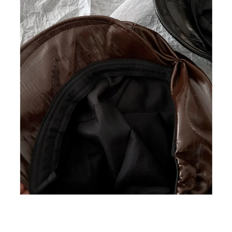 Japanischer dunkler Stil, unregelmäßig plissierte PU-Leder-Baskenmütze für Damen, Herbst, britische achteckige, personalisierte, weiche Schirmmütze im Newsboy-Stil – Detail 6