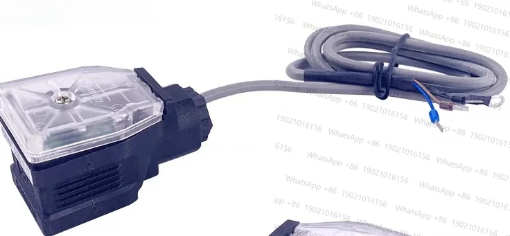 

Plug type 0-5V0-10V 4-20mA transmitter displacement sensor amplifier