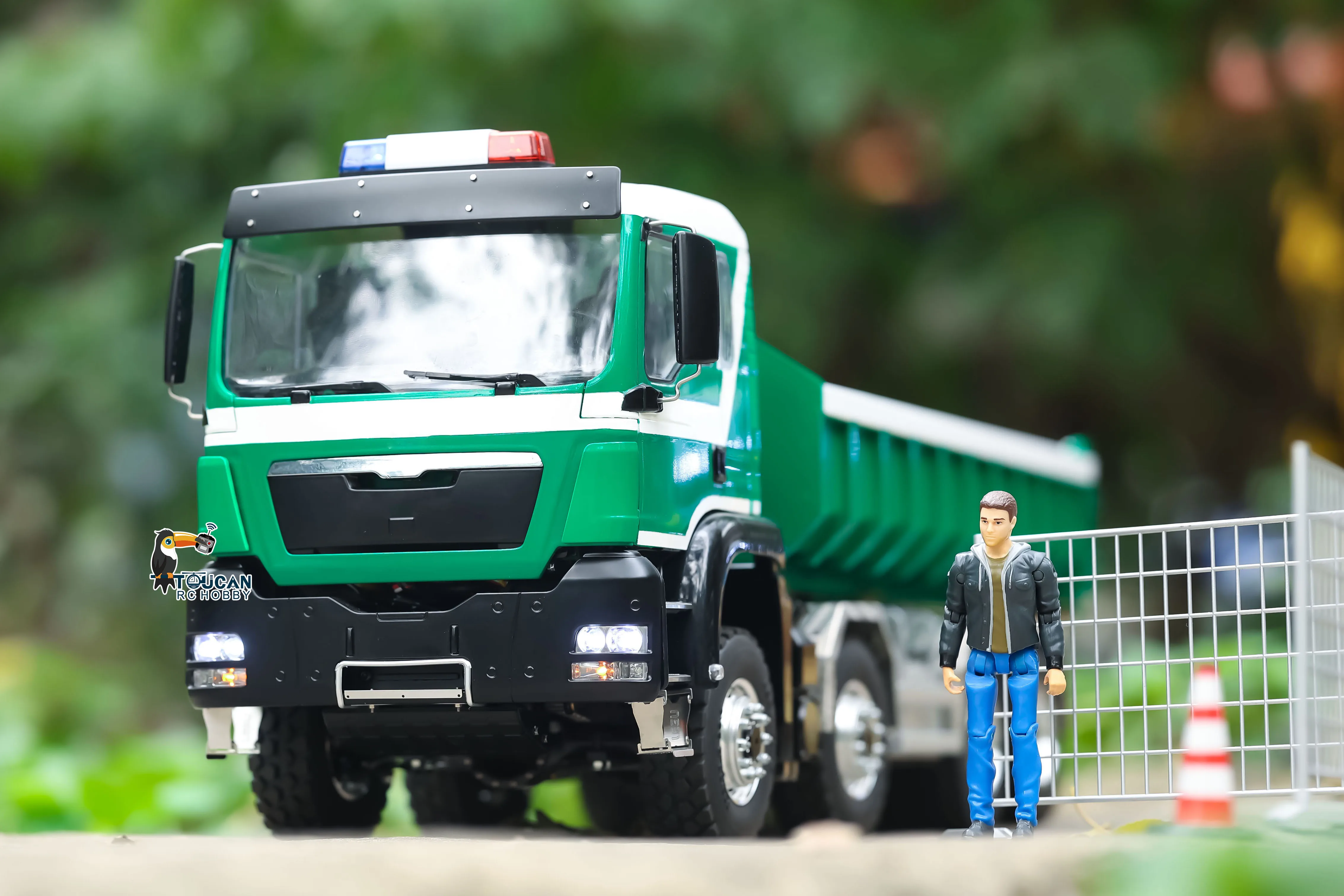 

1/14 LESU RC Hydraulic Dump Truck 8x8 Metal Chassis Roll On Dumper RTR RC Construction Tipper Light Sound Set 2 Speed Car Model