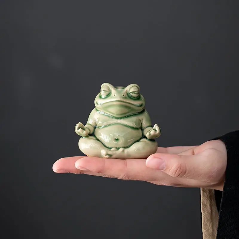 Ceramic Frog Tea Pet Handmade Zen Green Glaze Figurine Tea Ceremony Accessories Desktop Decor for Tea Table Office Home