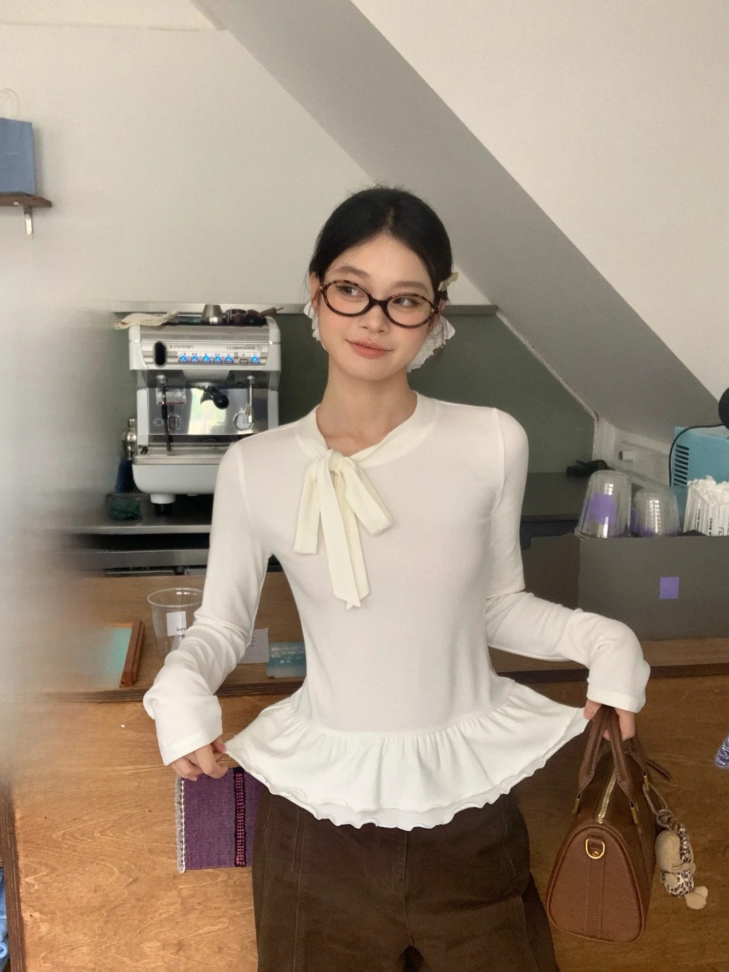 

Ele Long Sve T-irt Women's Base Layer irt Inner Wear Korean Sle Tie Design White Lace Detail Commute Friendly