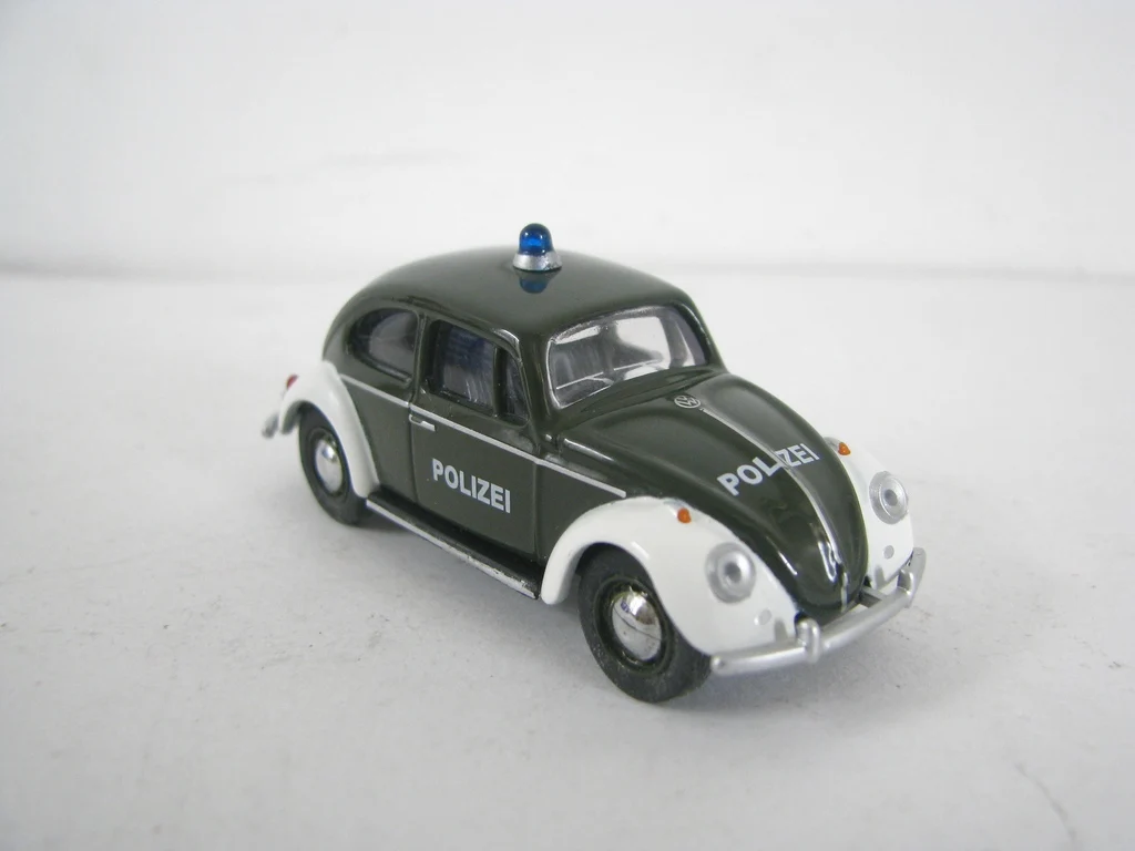 Diecast in scala 1:64 SCHUCO VW Kafer Polizei modello di auto in lega da collezione giocattolo regalo souvenir display ornamento