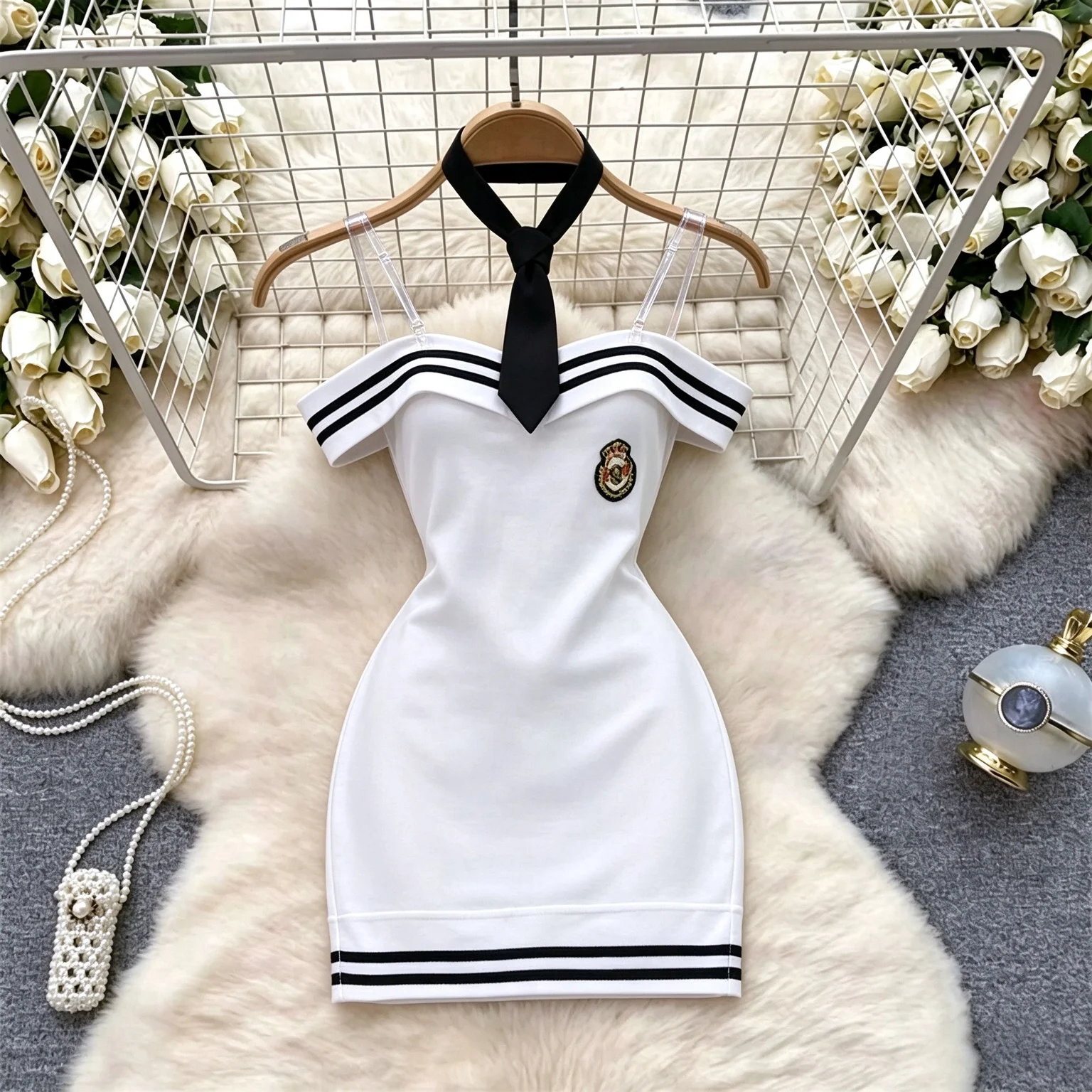 Sexy Mini Dresses Hotsweet Uniform Style Club Slimming Dress Retro Striped One-Shoulder Bodycon Short Skirt Sleeveless Fashion