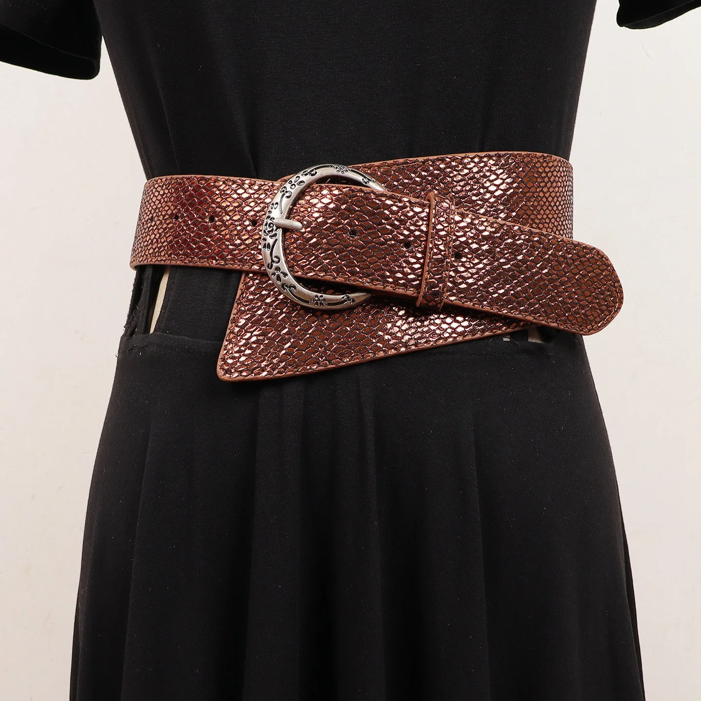 Vintage Shining Black Irregular Leather Wide Belt Personality Dress Waist Belt Coat Accessorie Women Fashion Autumn 2026