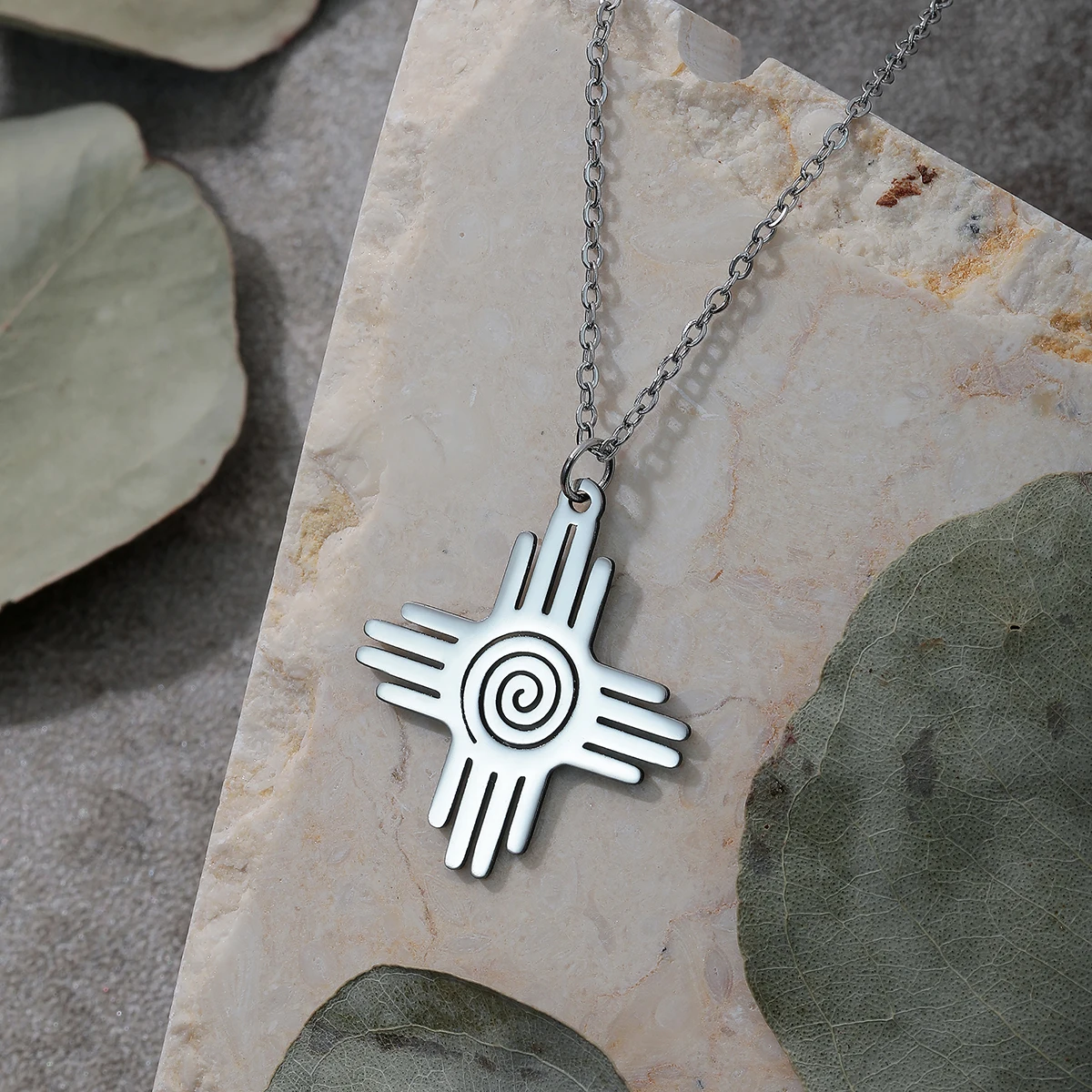 Kinitial Aço Inoxidável México Zia Símbolo Sol Colar de Pingente para Mulheres e Homens, Moda Cura Amuleto, Calor Presente Da Jóia