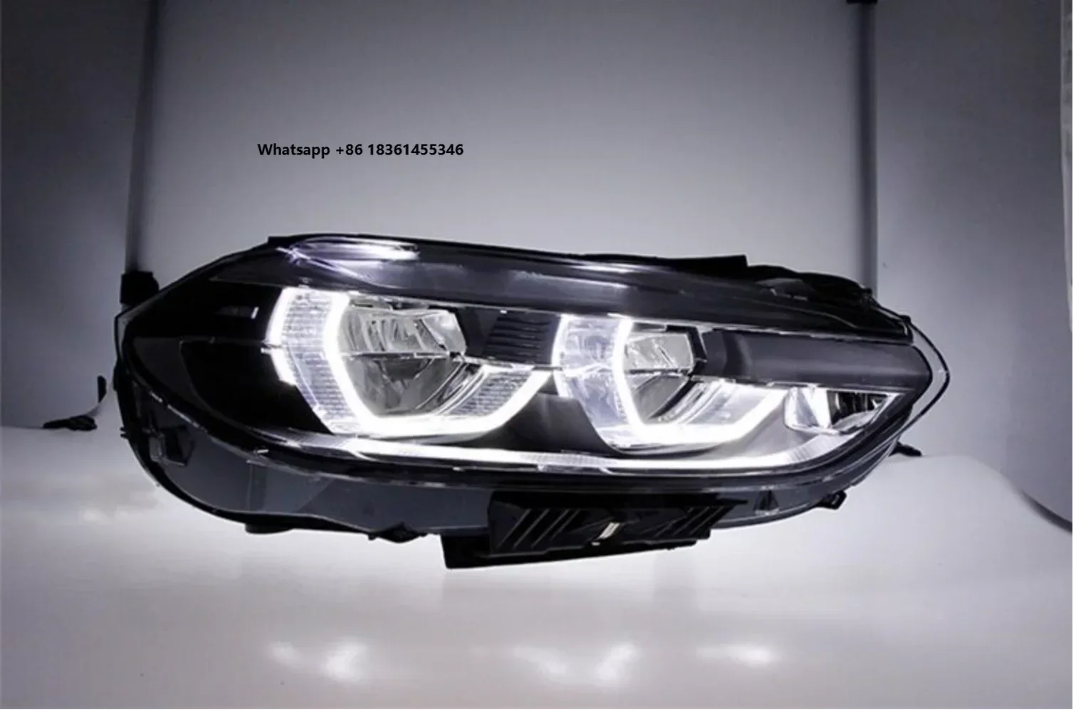 

Пара фар для автомобиля BMW 1 серии F52 2016-2020 с функцией Angel Eye, дневными ходовыми огнями (DRL) и указателями поворота.