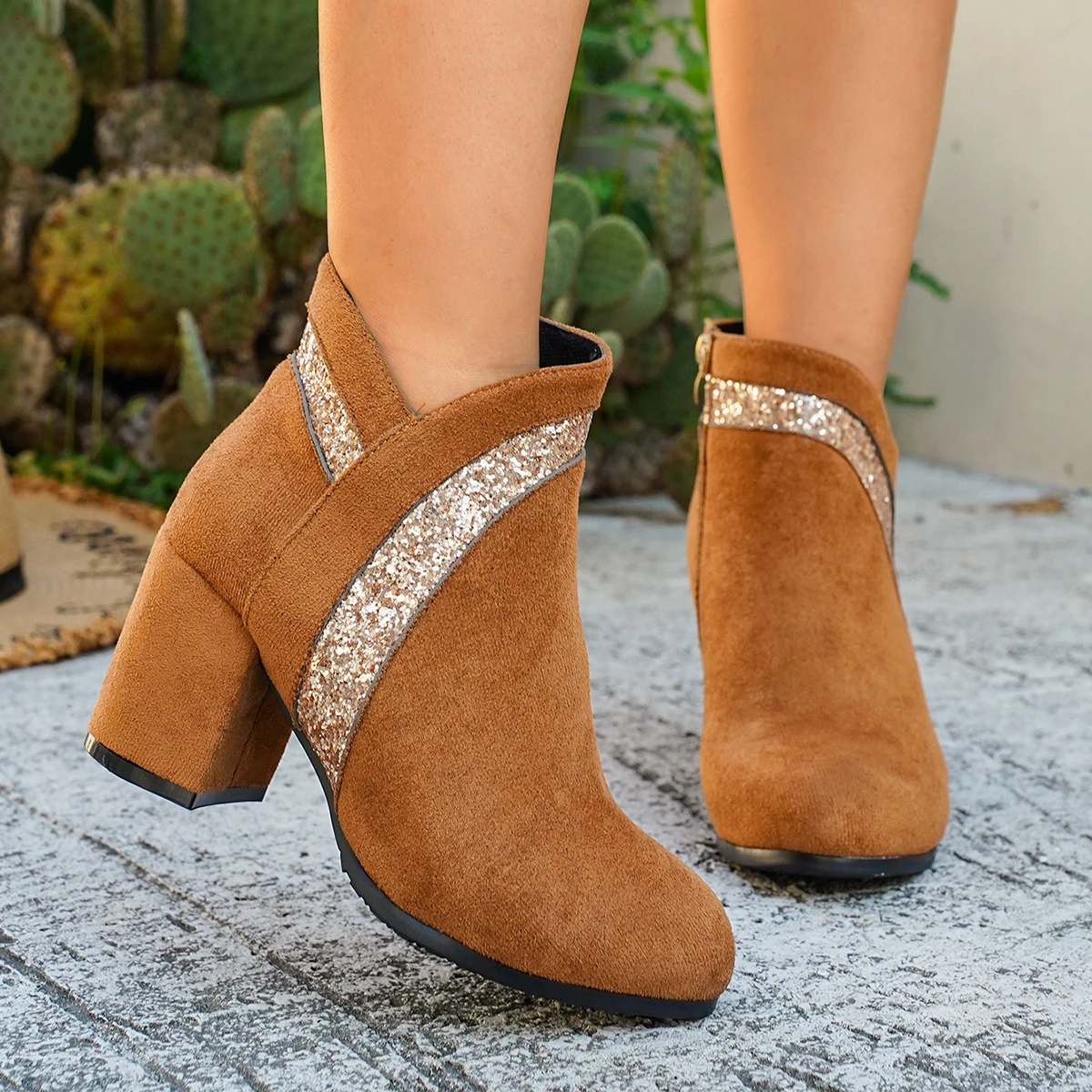 Retro Wildleder-Stiefeletten mit Nieten und Blockabsatz für Damen, Winter 2026, Modische Quadratische Absätze, Seitenreißverschlüsse, Elegante Damenstiefel – Detail 4