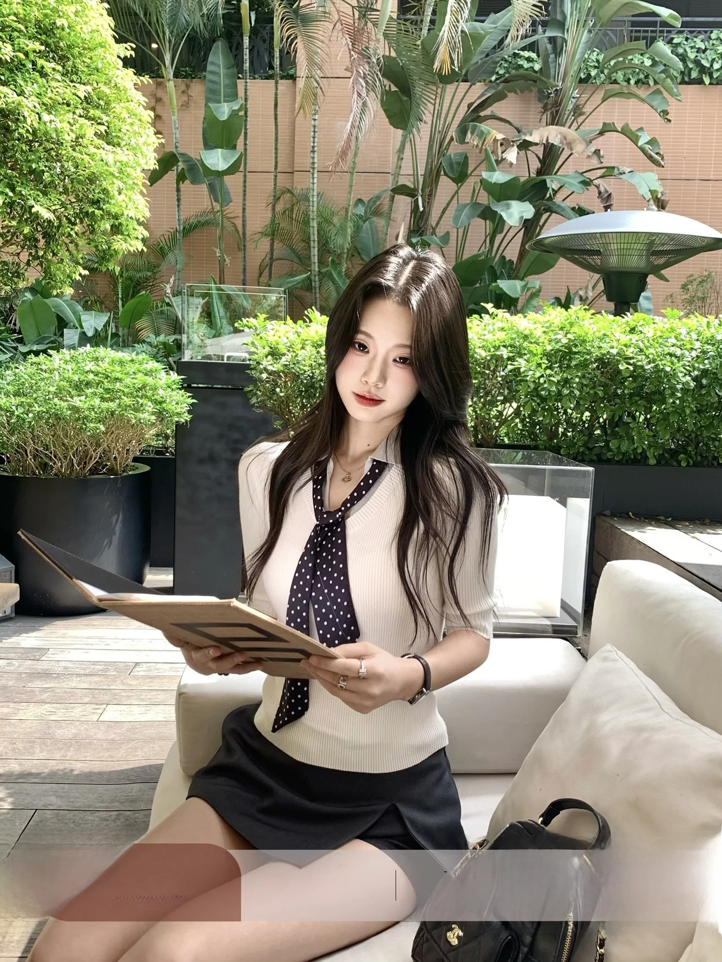 

Корейский трикотажный топ в стиле преппи для колледжа, облегающий женский топ с V-образным вырезом и пятью пуговицами