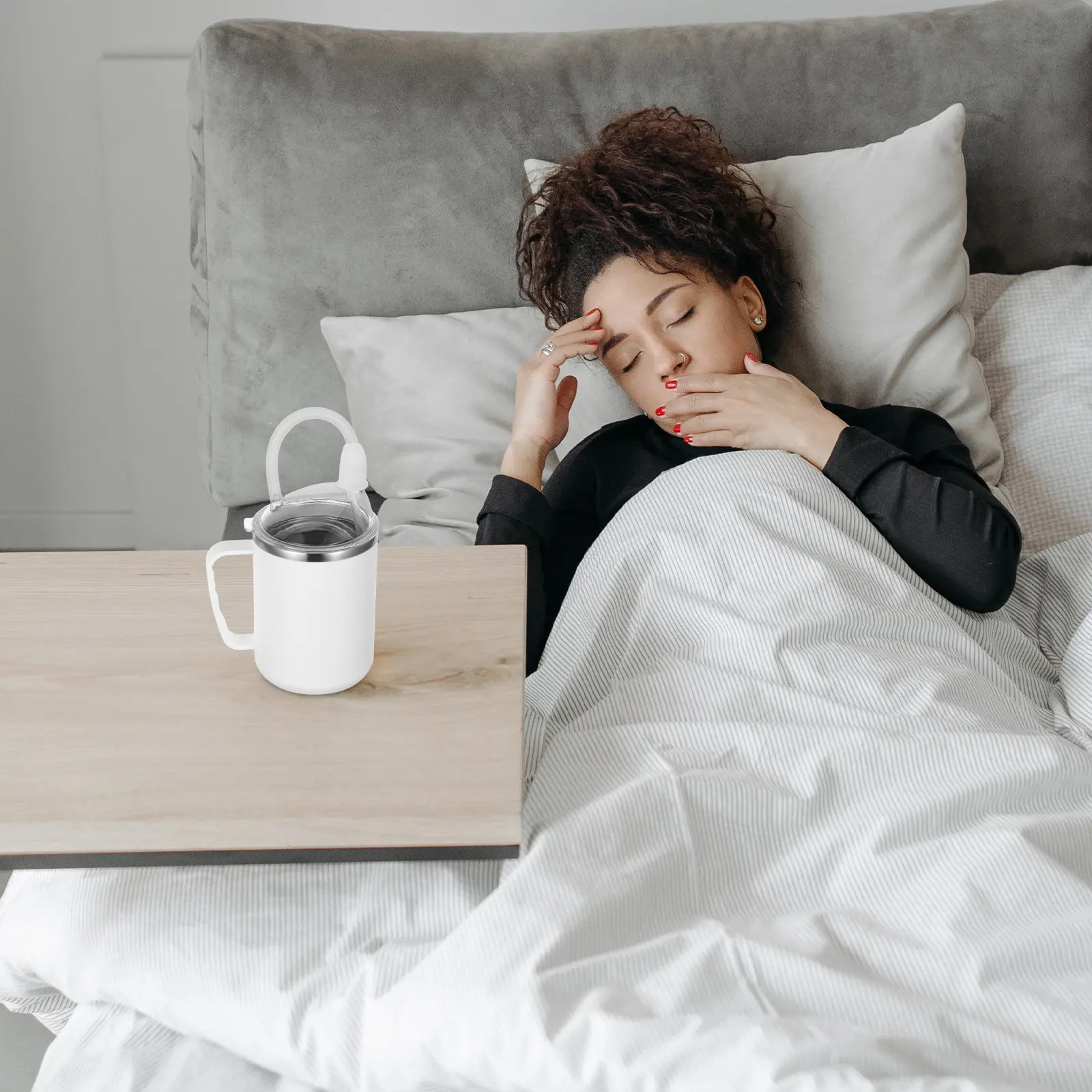 

Набор из 1-го комплекта: Непроливаемая чашка для кормления пожилых людей 500 мл, с защитой от захлебывания, без проливания, с ручкой, для пожилых людей и пациентов