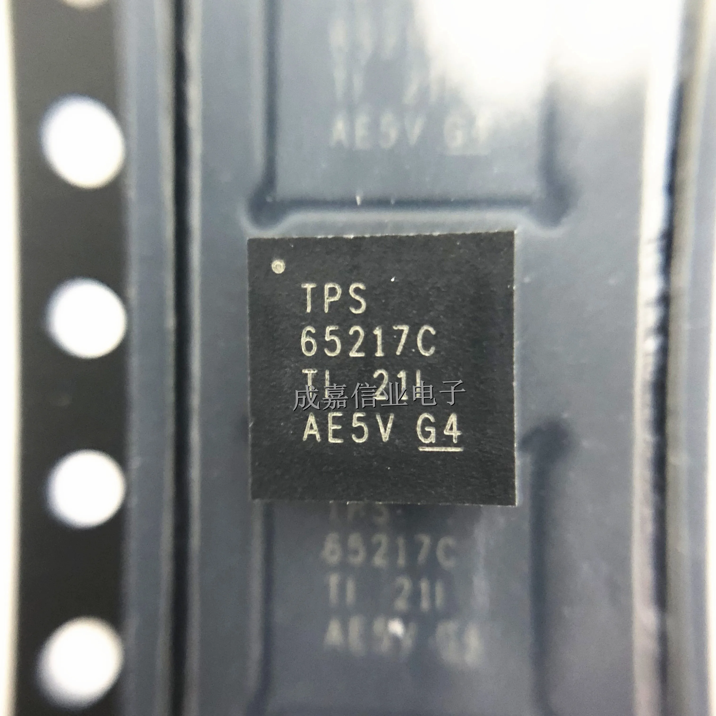 10pcs/Lot TPS65217CRSLR VQFN-48 TPS65217C Power Management Specialized - PMIC Sgl-Chip PMIC Operating Temperature:- 40 C-+ 105 C